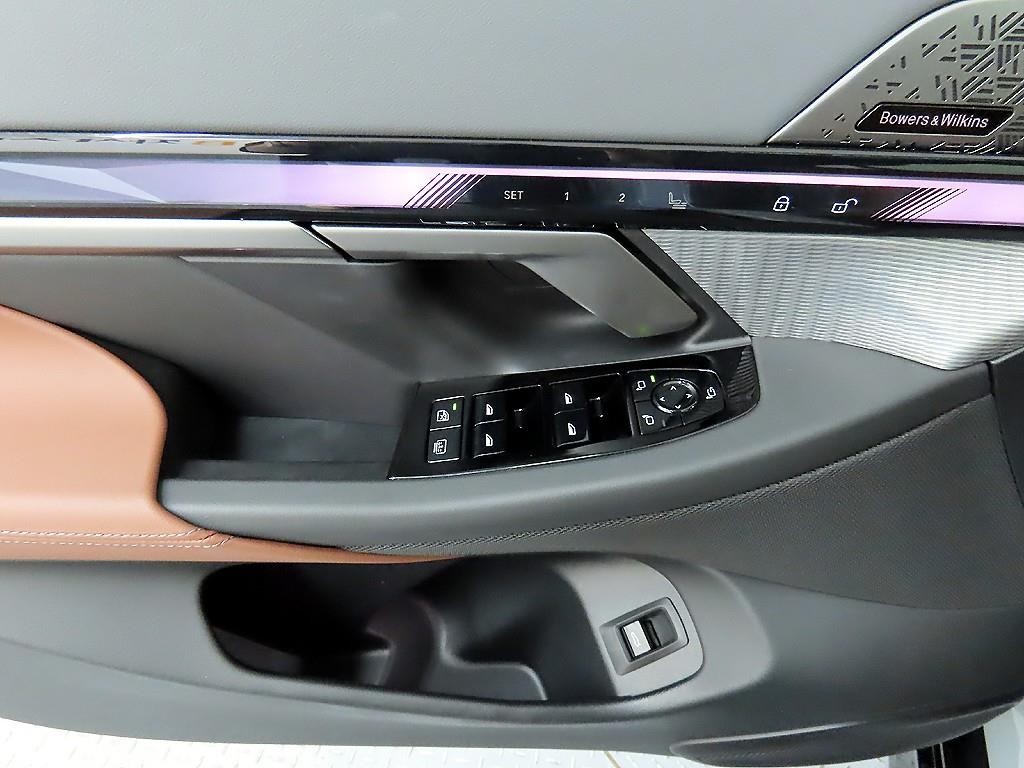 BMW 5시리즈 5시리즈 (G60) 530i xDrive M 스포츠 프로 스페셜 에디션 이미지 11