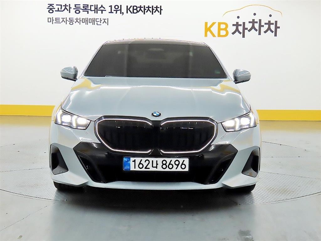 BMW 5시리즈 5시리즈 (G60) 530i xDrive M 스포츠 프로 스페셜 에디션 이미지 2
