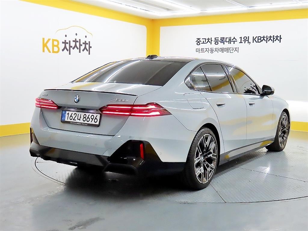 BMW 5시리즈 5시리즈 (G60) 530i xDrive M 스포츠 프로 스페셜 에디션 이미지 3
