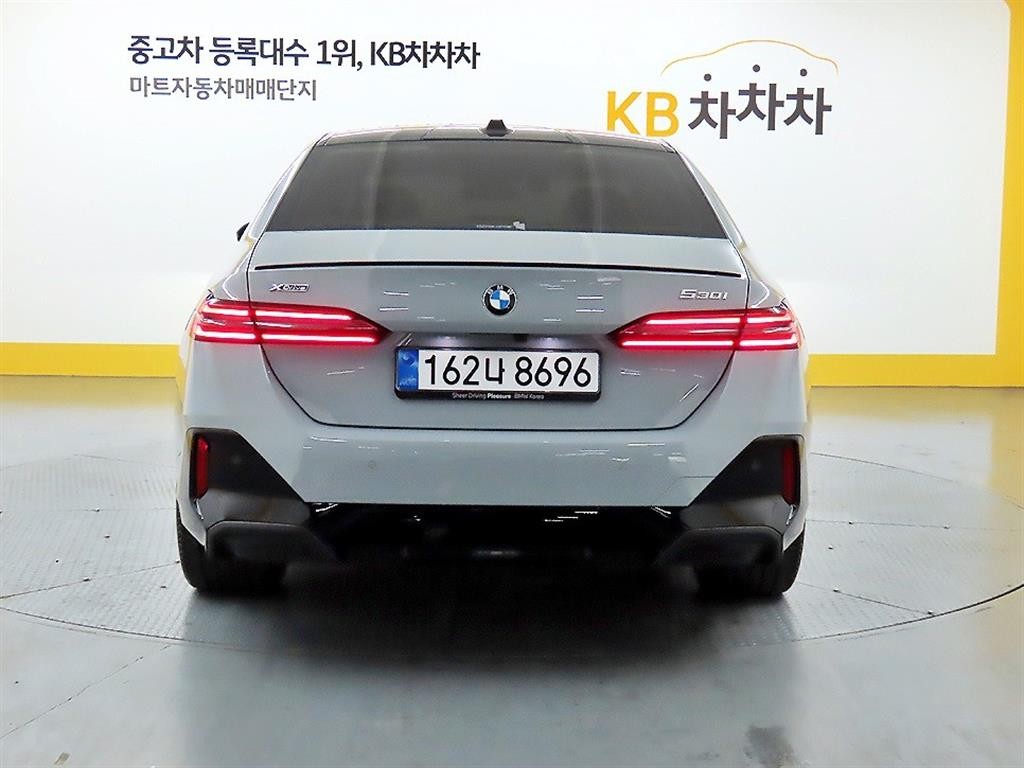BMW 5시리즈 5시리즈 (G60) 530i xDrive M 스포츠 프로 스페셜 에디션 이미지 4