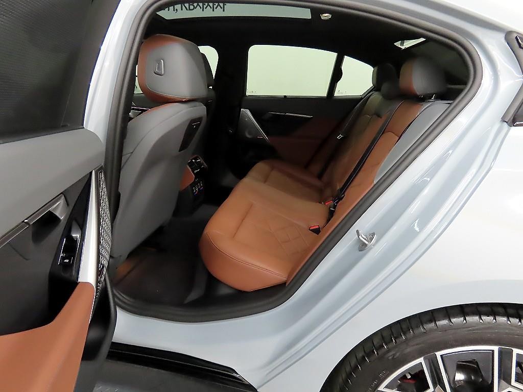 BMW 5시리즈 5시리즈 (G60) 530i xDrive M 스포츠 프로 스페셜 에디션 이미지 6