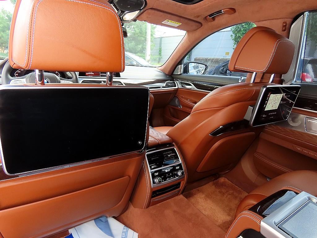 BMW 7시리즈 7시리즈 (G11) M760Li xDrive 엑설런스 이미지 15