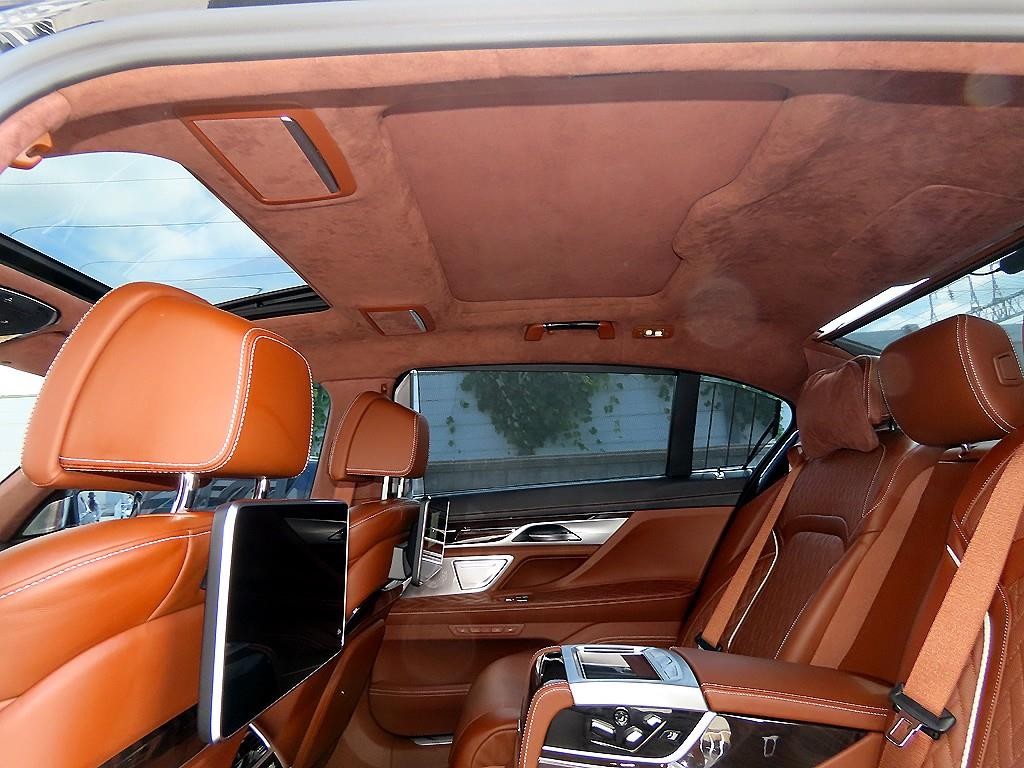 BMW 7시리즈 7시리즈 (G11) M760Li xDrive 엑설런스 이미지 16
