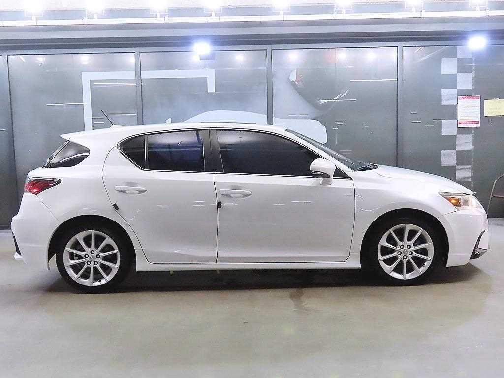 렉서스 CT 200H 컴팩트 트렌디 이미지 3