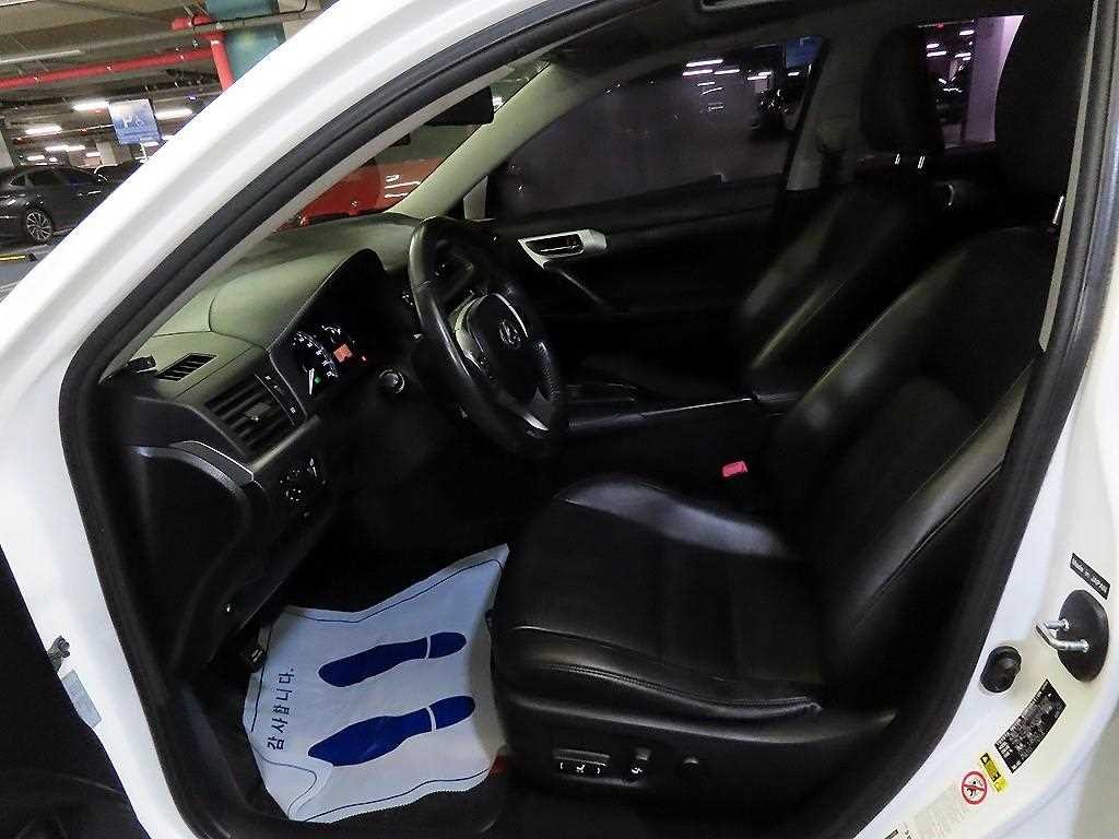 렉서스 CT 200H 컴팩트 트렌디 이미지 6