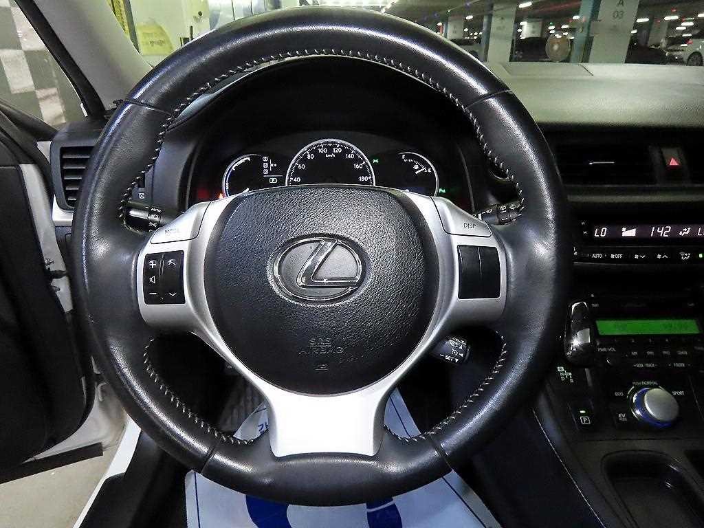 렉서스 CT 200H 컴팩트 트렌디 이미지 8