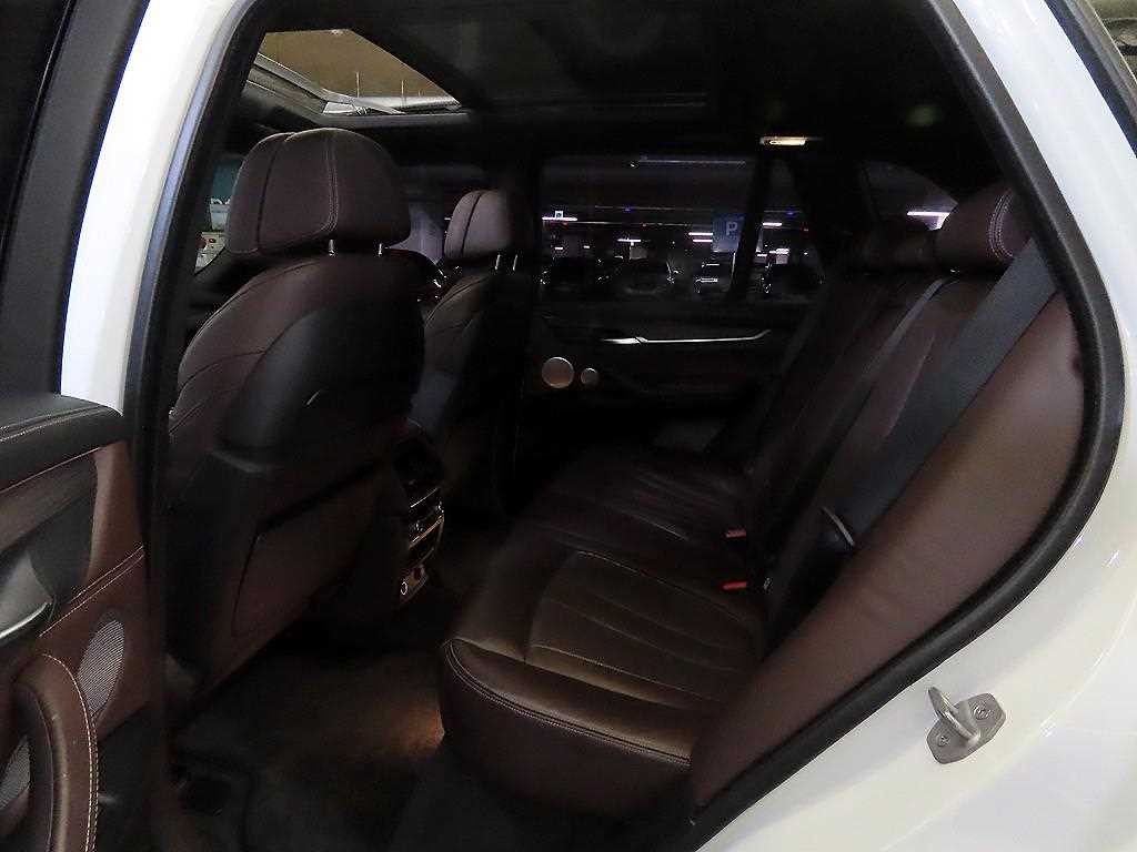 BMW X5 X5 (F15) xDrive M50d 이미지 7