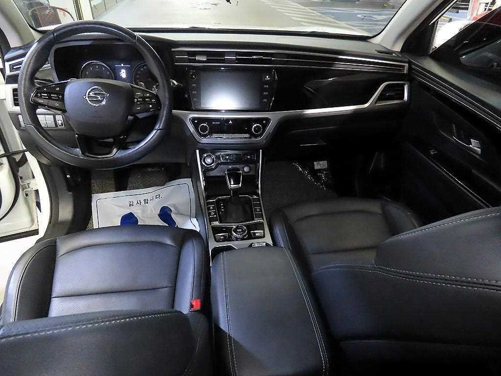 KG모빌리티(쌍용) 코란도 뷰티풀코란도 2WD 가솔린 1.5 C5 플러스 이미지 10