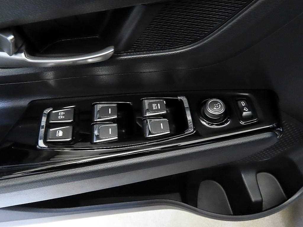 KG모빌리티(쌍용) 코란도 뷰티풀코란도 2WD 가솔린 1.5 C5 플러스 이미지 13