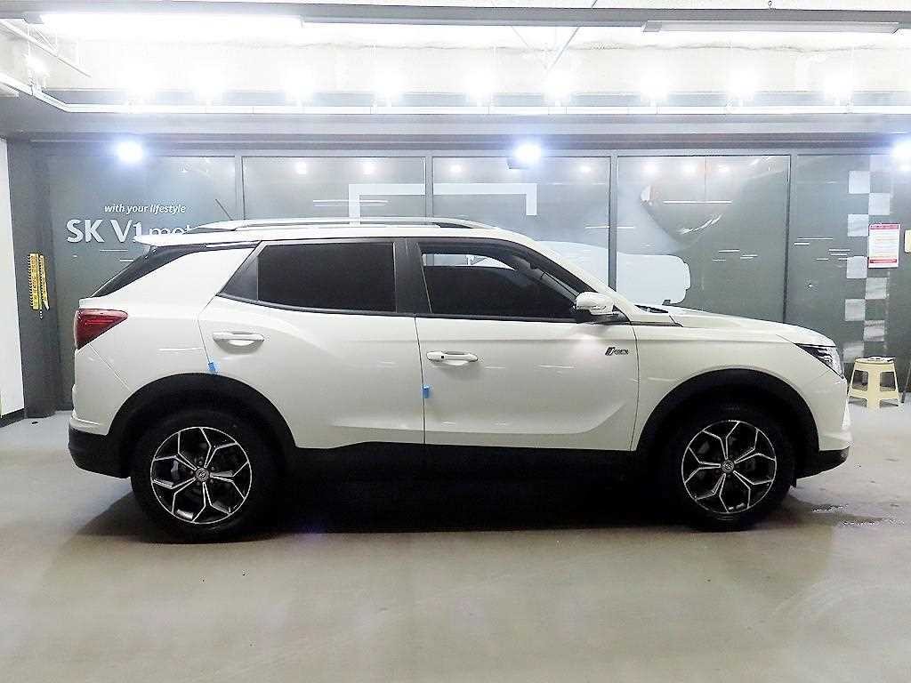 KG모빌리티(쌍용) 코란도 뷰티풀코란도 2WD 가솔린 1.5 C5 플러스 이미지 3