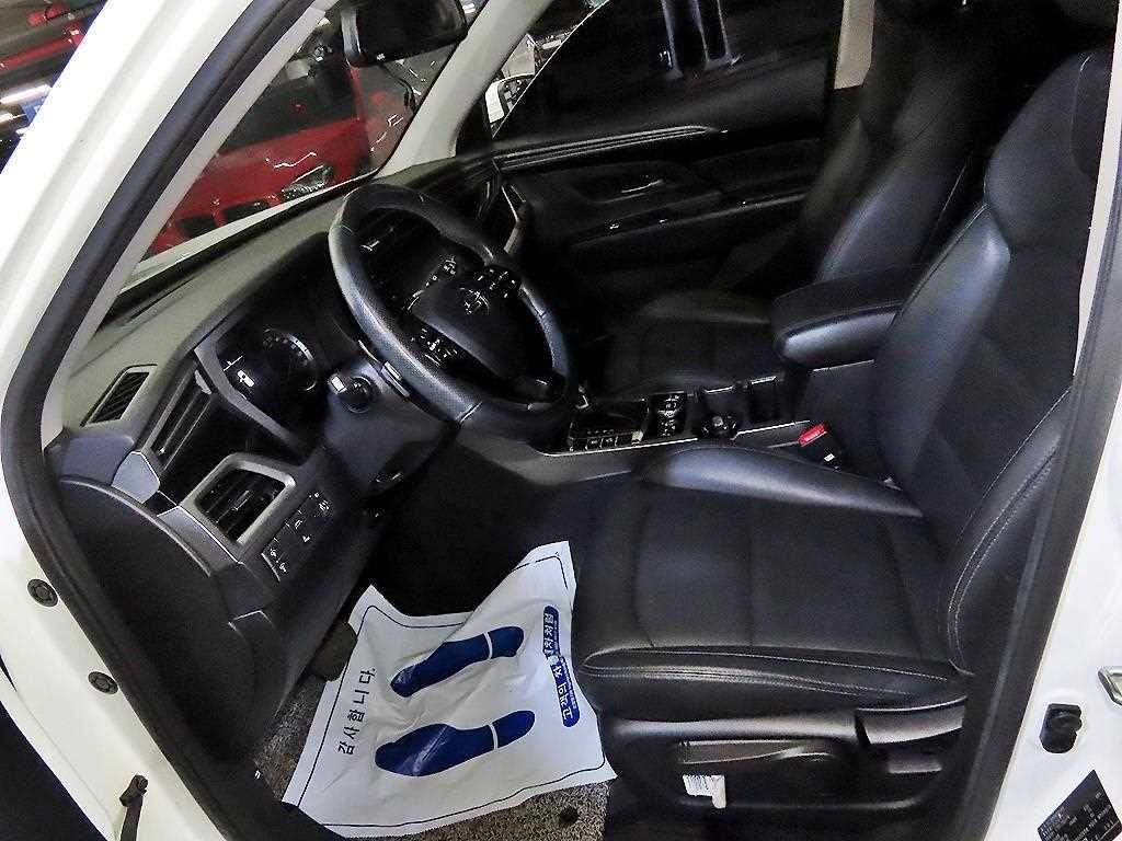KG모빌리티(쌍용) 코란도 뷰티풀코란도 2WD 가솔린 1.5 C5 플러스 이미지 6