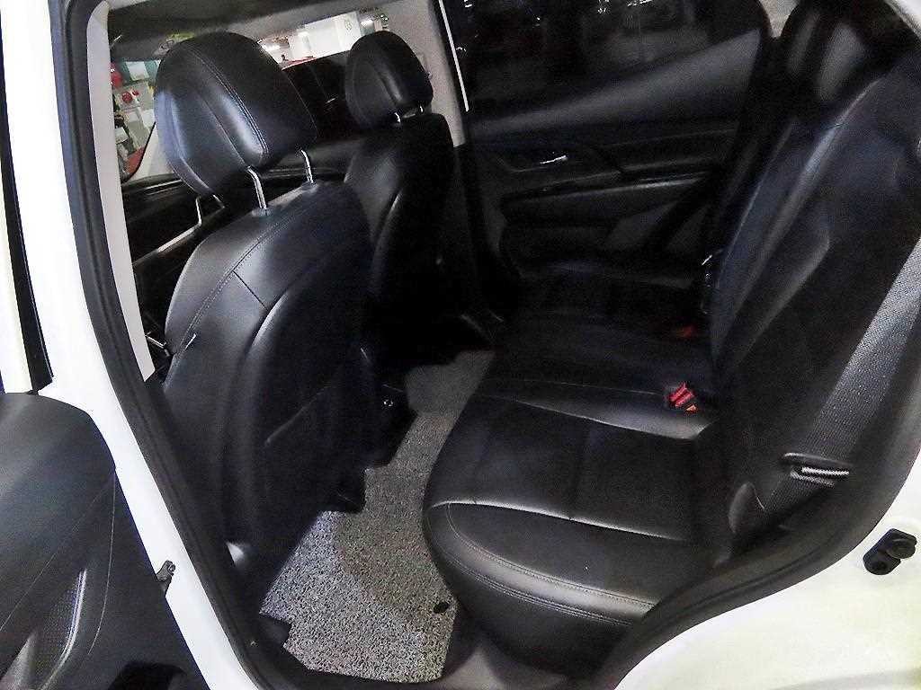 KG모빌리티(쌍용) 코란도 뷰티풀코란도 2WD 가솔린 1.5 C5 플러스 이미지 7