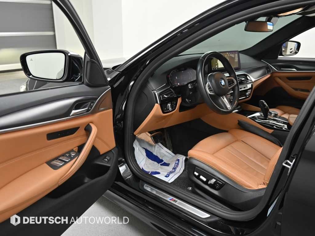 BMW 5시리즈 5시리즈 (G30) 520i M 스포츠 블랙수트 에디션 이미지 11