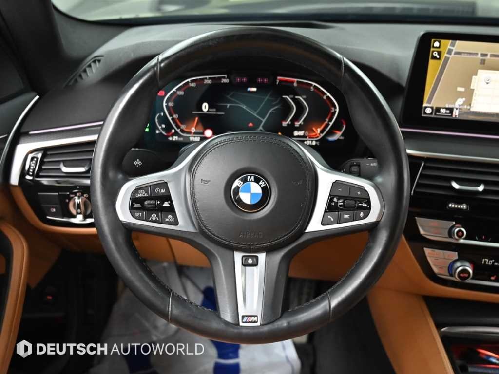 BMW 5시리즈 5시리즈 (G30) 520i M 스포츠 블랙수트 에디션 이미지 13