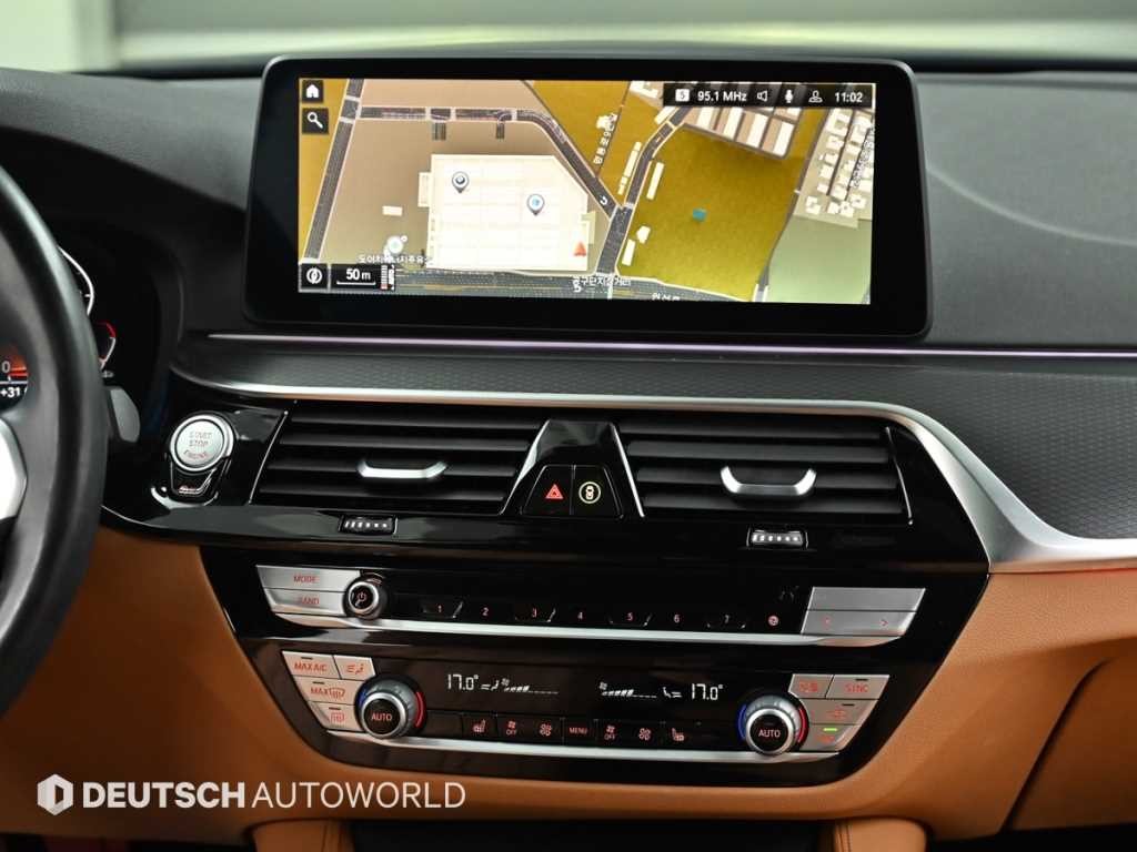 BMW 5시리즈 5시리즈 (G30) 520i M 스포츠 블랙수트 에디션 이미지 14
