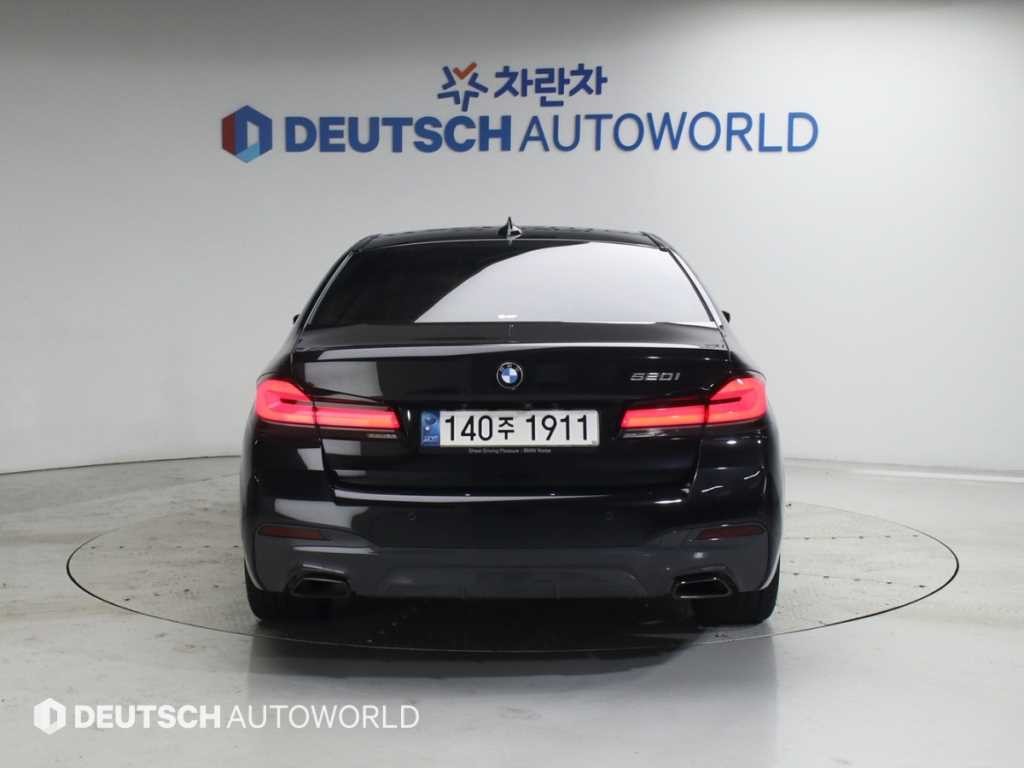 BMW 5시리즈 5시리즈 (G30) 520i M 스포츠 블랙수트 에디션 이미지 4