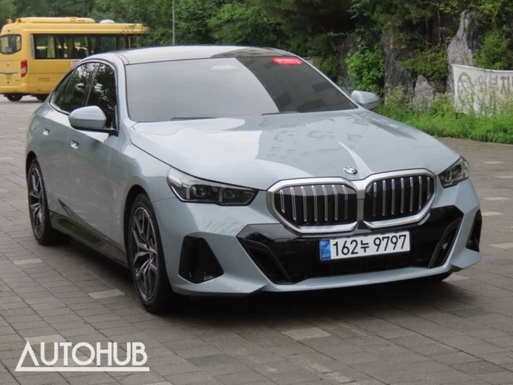 BMW 5시리즈 5시리즈 (G60) 523d M 스포츠 이미지 2