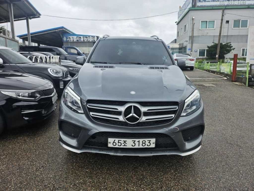 벤츠 GLE 클래스 GLE 클래스 W166 GLE 350 d 4MATIC 이미지 1