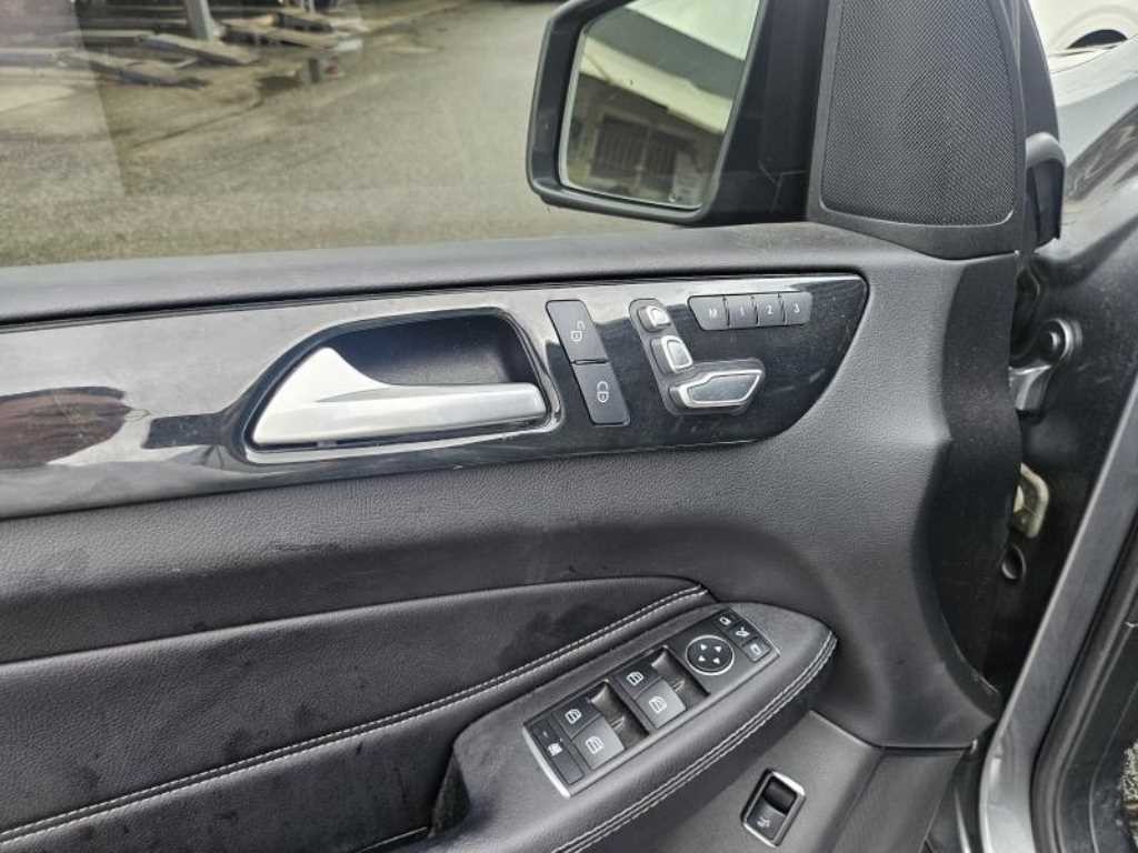 벤츠 GLE 클래스 GLE 클래스 W166 GLE 350 d 4MATIC 이미지 15