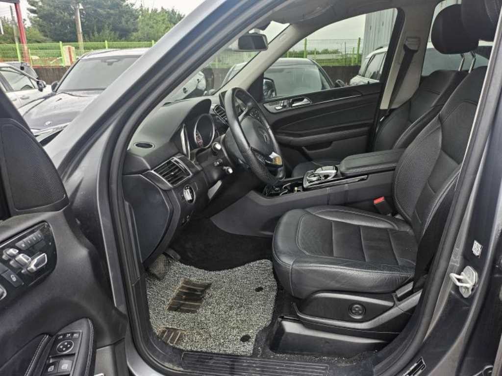 벤츠 GLE 클래스 GLE 클래스 W166 GLE 350 d 4MATIC 이미지 16