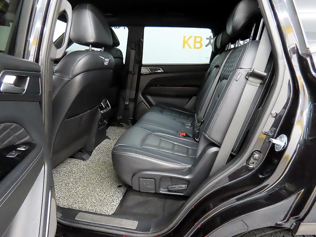 KG모빌리티(쌍용) 렉스턴 G4렉스턴 디젤 2.2 4WD 화이트 에디션 이미지 6