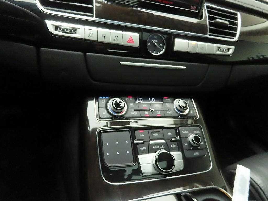 아우디 A8 뉴A8 3.0 TDI 콰트로 LWB 이미지 15