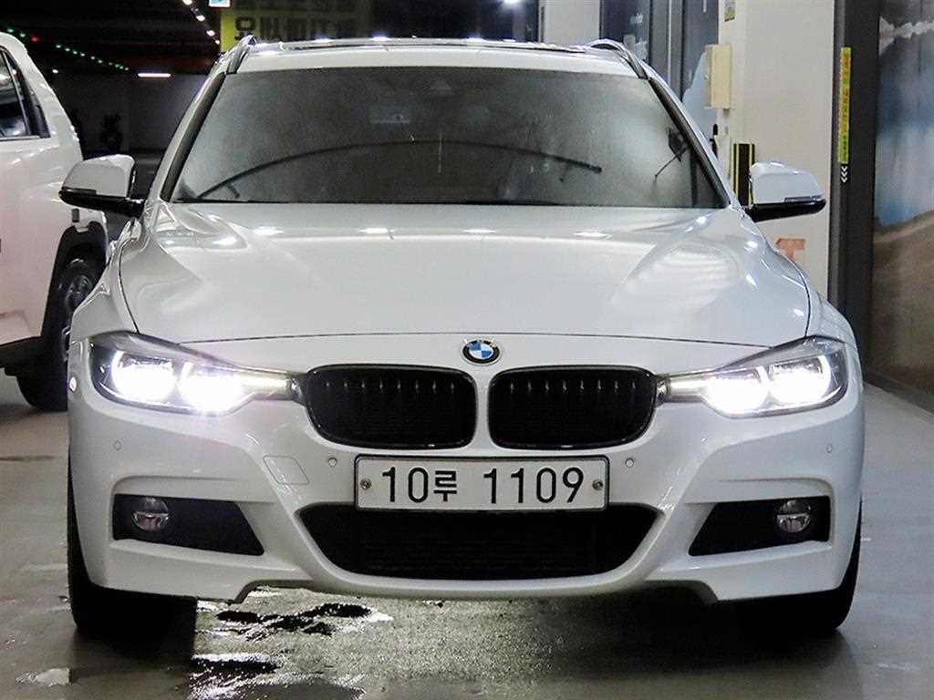 BMW 3시리즈 3시리즈 (F30) 320d 투어링 M 스포츠 쉐도우 이미지 2