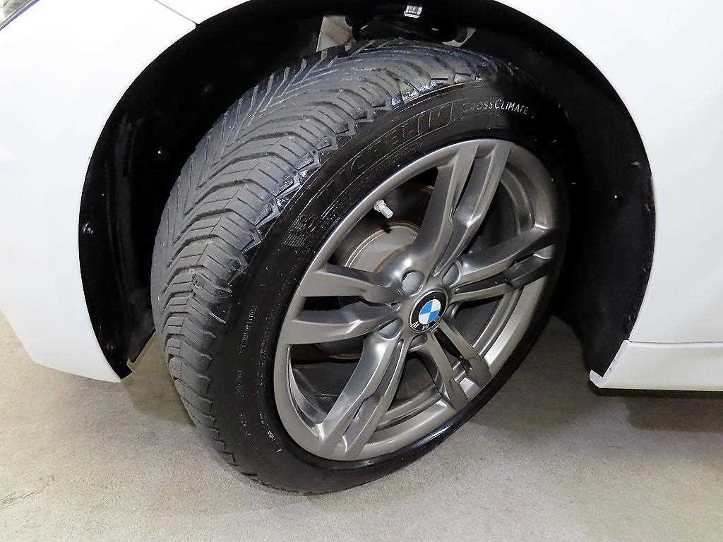 BMW 3시리즈 3시리즈 (F30) 320d 투어링 M 스포츠 쉐도우 이미지 20