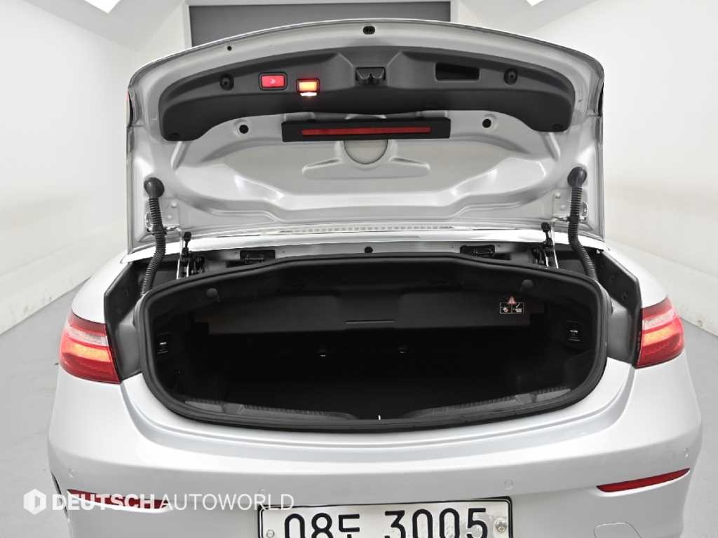 벤츠 E 클래스 E-클래스 W213 E220d 카브리올레 이미지 18