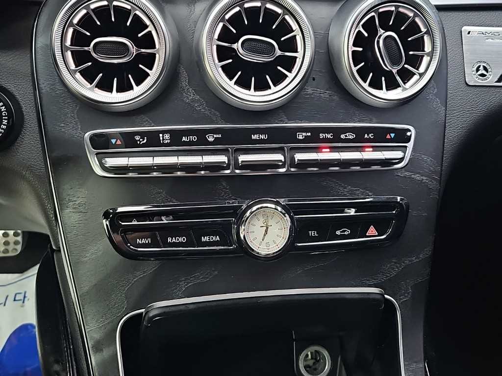 벤츠 GLC 클래스 GLC클래스 X253 GLC 300 4MATIC 쿠페 이미지 10