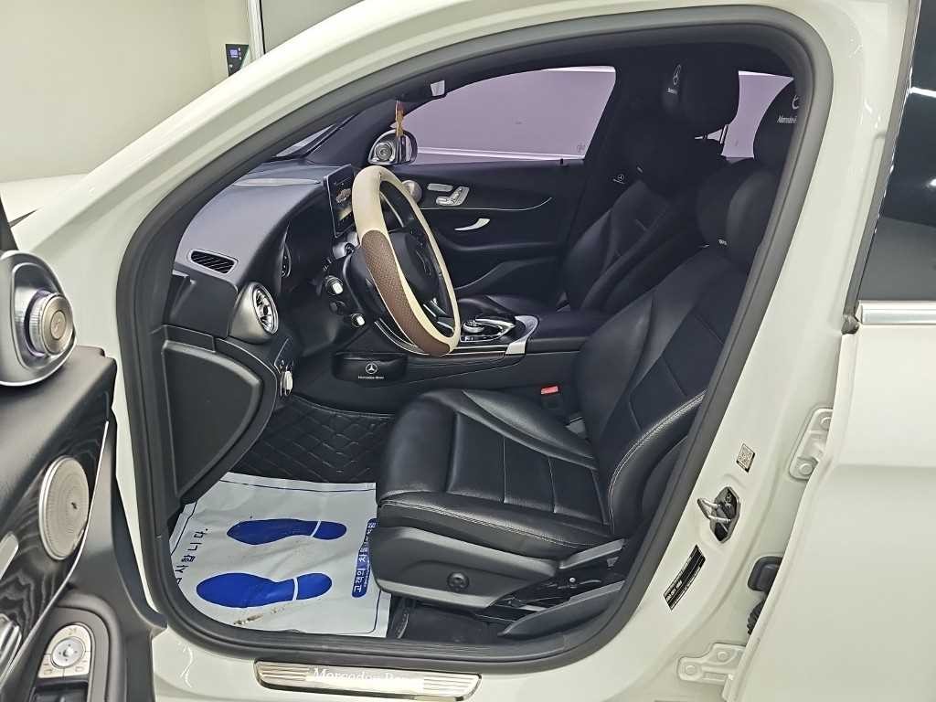 벤츠 GLC 클래스 GLC클래스 X253 GLC 300 4MATIC 쿠페 이미지 11