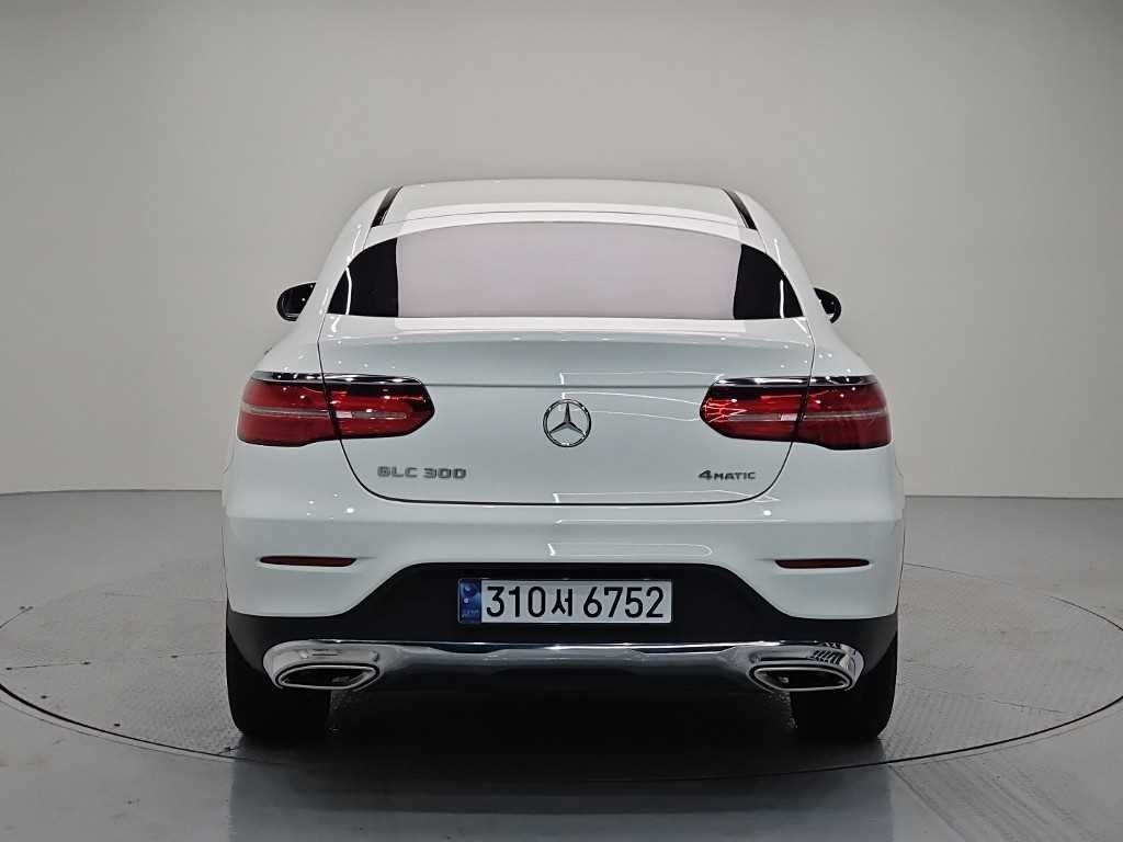 벤츠 GLC 클래스 GLC클래스 X253 GLC 300 4MATIC 쿠페 이미지 3