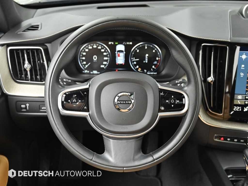볼보 XC60 XC60(2세대) D4 AWD 인스크립션 이미지 13