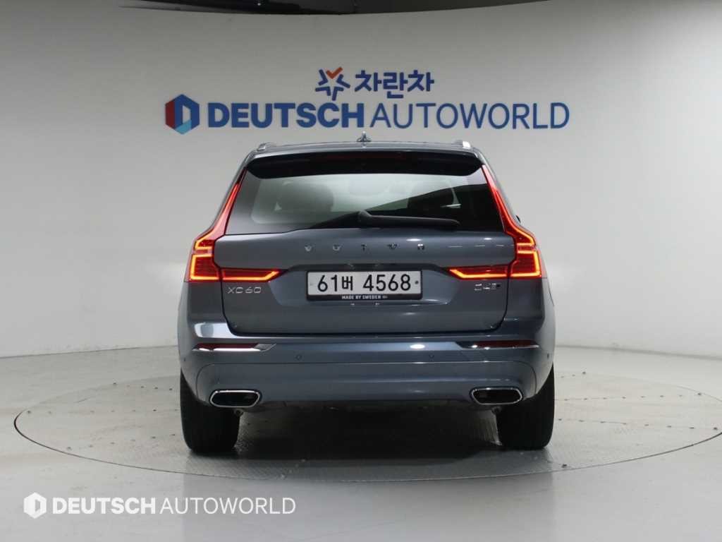 볼보 XC60 XC60(2세대) D4 AWD 인스크립션 이미지 4