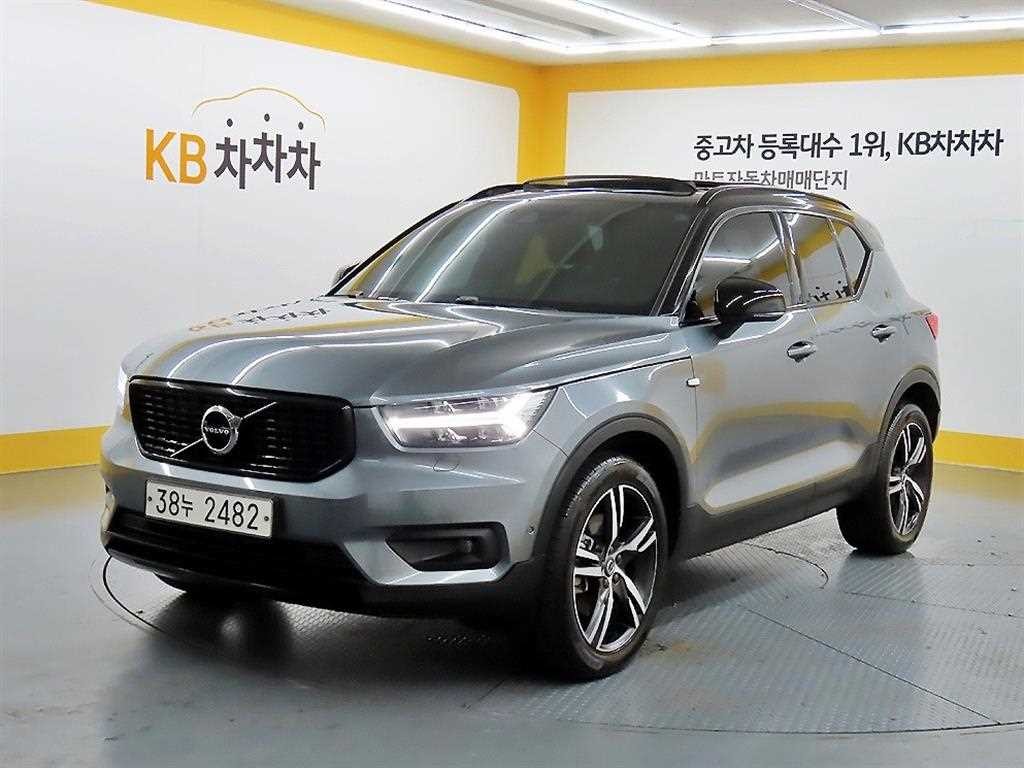 볼보 XC40 T4 4WD R-디자인 이미지 2