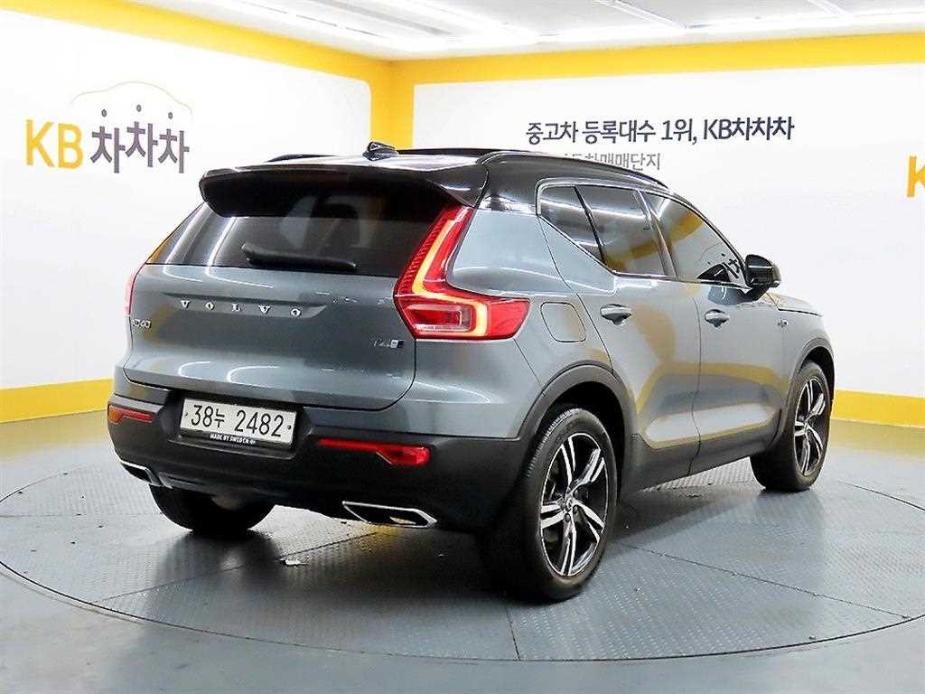 볼보 XC40 T4 4WD R-디자인 이미지 4