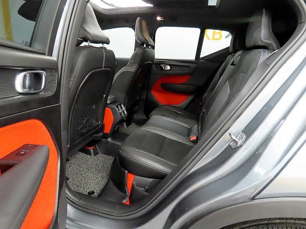 볼보 XC40 T4 4WD R-디자인 이미지 6