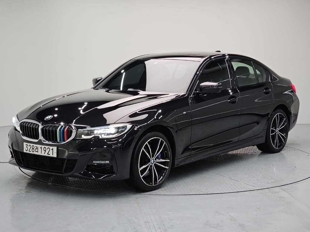 BMW 3시리즈 3시리즈 (G20) 330e M 스포츠 이미지 1