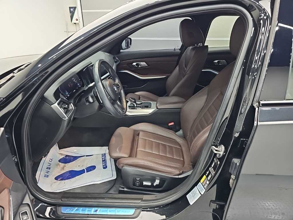 BMW 3시리즈 3시리즈 (G20) 330e M 스포츠 이미지 11