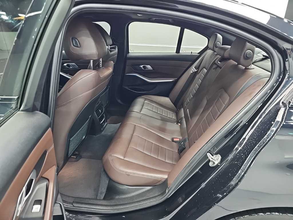 BMW 3시리즈 3시리즈 (G20) 330e M 스포츠 이미지 12