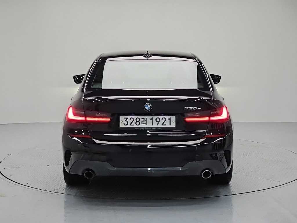 BMW 3시리즈 3시리즈 (G20) 330e M 스포츠 이미지 3