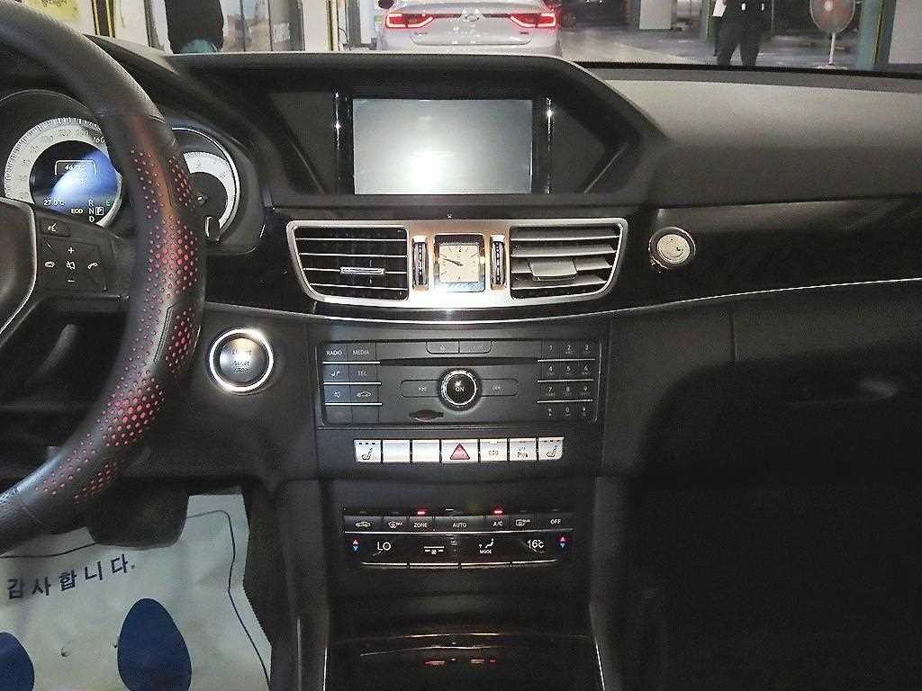 벤츠 E 클래스 E-클래스 W212 E220 블루텍 아방가르드 이미지 11