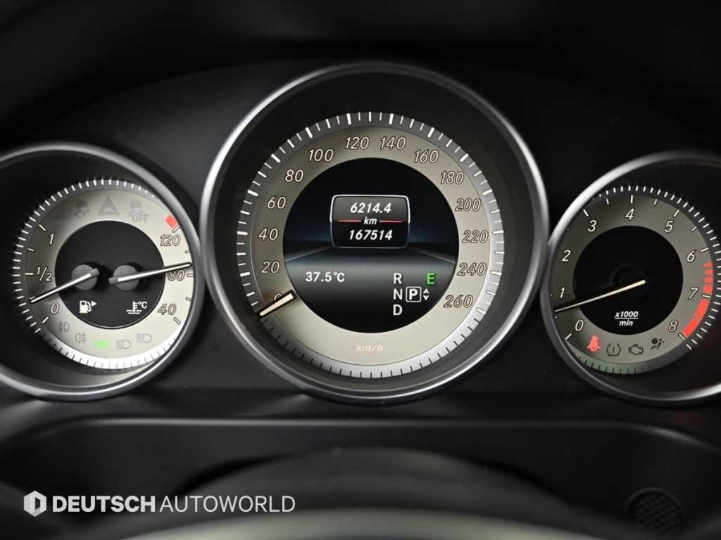 벤츠 E 클래스 E-클래스 W212 E300 4MATIC 아방가르드 이미지 8