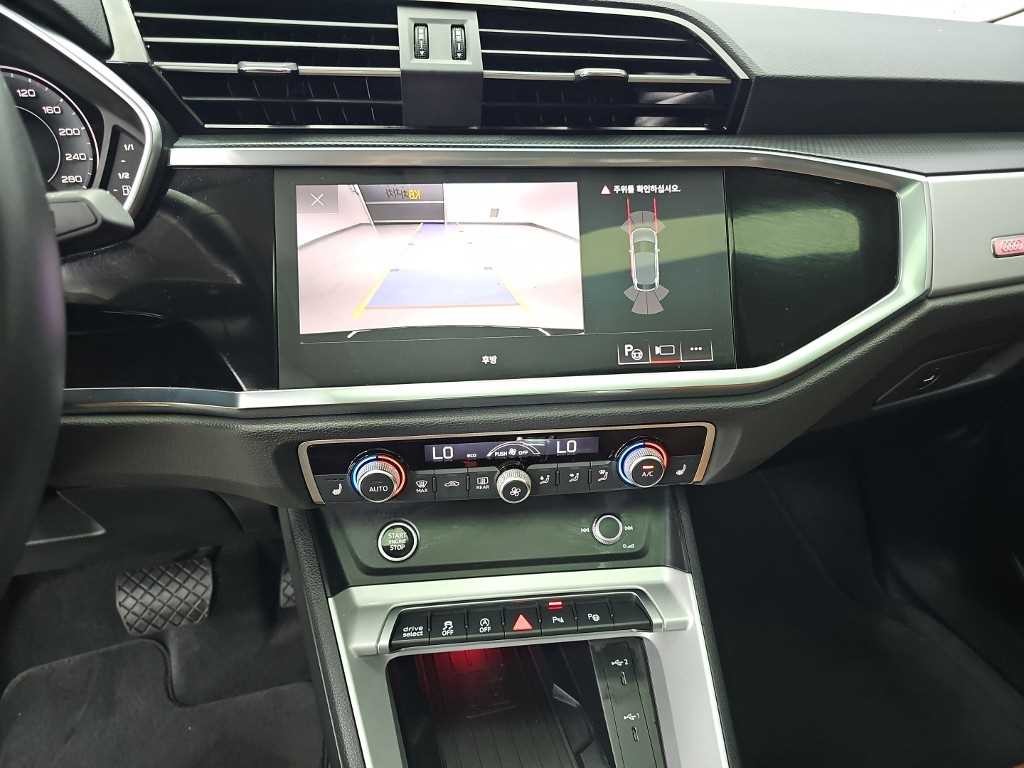 아우디 Q3 Q3 (F3) 35 TDI 스포트백 이미지 10