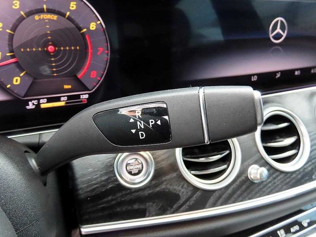 벤츠 E 클래스 E-클래스 W213 E300 아방가르드 이미지 11