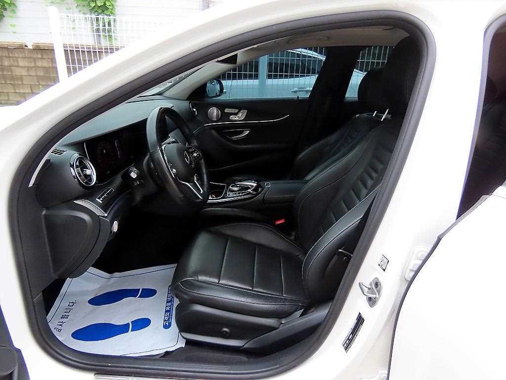 벤츠 E 클래스 E-클래스 W213 E300 아방가르드 이미지 5