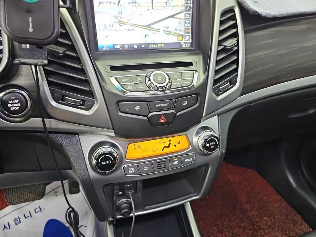 KG모빌리티(쌍용) 코란도 뉴코란도C 2WD 2.0 RX 최고급형 이미지 10