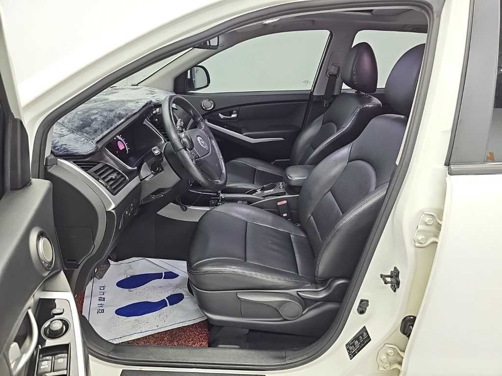 KG모빌리티(쌍용) 코란도 뉴코란도C 2WD 2.0 RX 최고급형 이미지 11