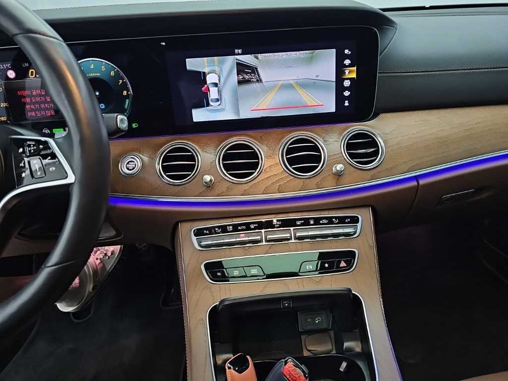 벤츠 E 클래스 E-클래스 W213 E300e 4MATIC 익스클루시브 이미지 10