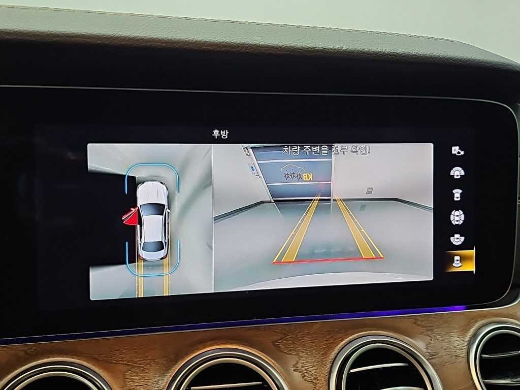 벤츠 E 클래스 E-클래스 W213 E300e 4MATIC 익스클루시브 이미지 16